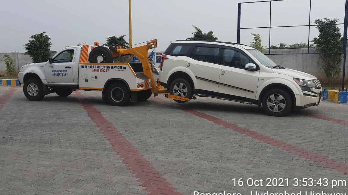 GB Car Towing Services tow truck on the highway